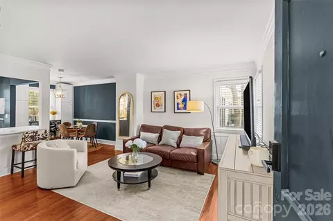 220 Wakefield Dr, Charlotte, NC 28209