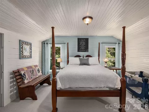 Bedroom - 608 Evans Rd, Canton, NC 28716 photo 4 of 4