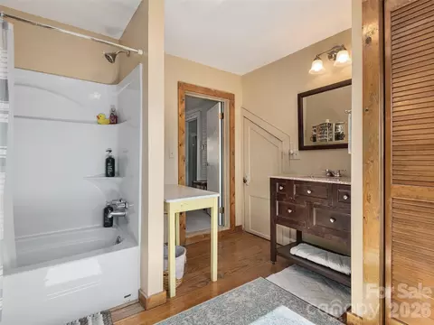 Bath - 608 Evans Rd, Canton, NC 28716 photo 4 of 4