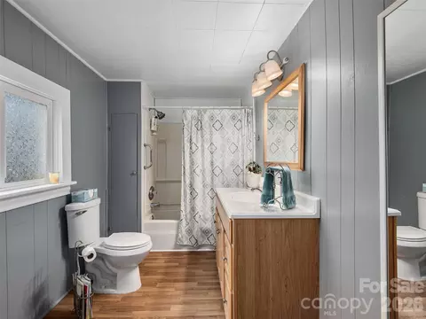 Bath - 608 Evans Rd, Canton, NC 28716 photo 1 of 4