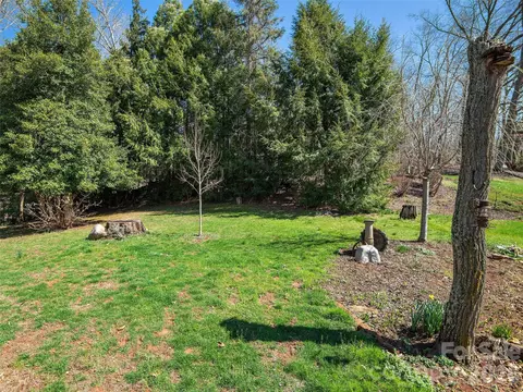 Exterior - 608 Evans Rd, Canton, NC 28716 photo 5 of 8