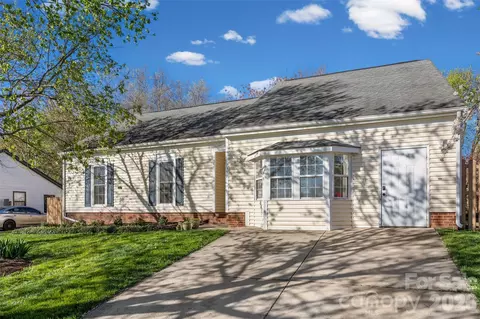 2339 Olde Whitehall Rd, Charlotte, NC 28273