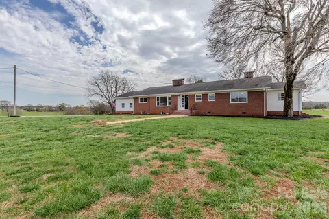 1217 Daniels Rd, Lincolnton, NC 28092
