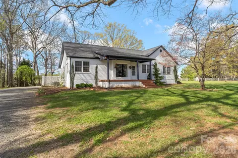 Exterior - 4267 County Home Rd, Conover, NC 28613 photo 7 of 12