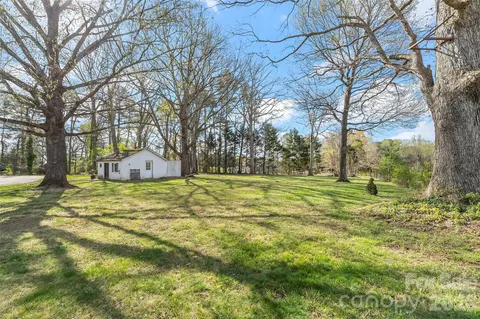 Exterior - 4267 County Home Rd, Conover, NC 28613 photo 8 of 12