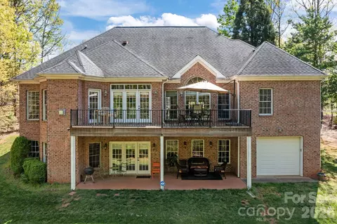 120 Laurel Ridge Dr, Statesville, NC 28677