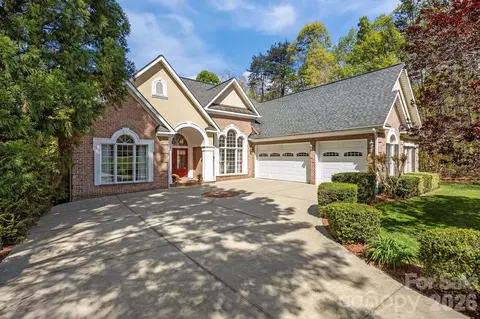 120 Laurel Ridge Dr, Statesville, NC 28677