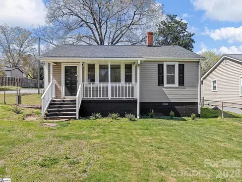1076 Mayfair St, Spartanburg, SC 29303