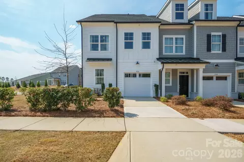 9721 Munsing Dr, Charlotte, NC 28269
