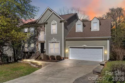 2732 Providence Spring Ln, Charlotte, NC 28270