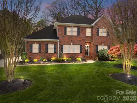 129 Secretariat Ln, Mooresville, NC 28117