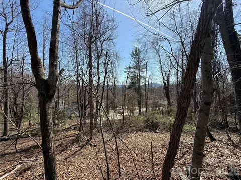 3 Fawn Turn Ln, Hendersonville, NC 28739