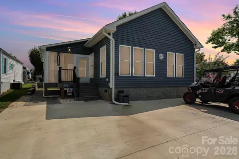 163 Cardinal Dr, New London, NC 28127