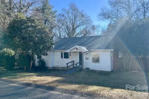 1911 White St, Gastonia, NC 28052
