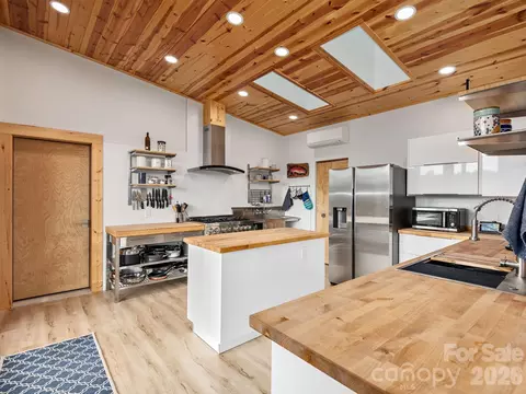 Kitchen - 511 Emerald Mine Rd, Spruce Pine, NC 28777 photo 3 of 3