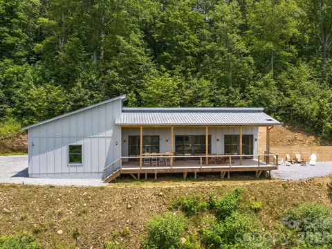 Exterior - 511 Emerald Mine Rd, Spruce Pine, NC 28777 photo 6 of 7