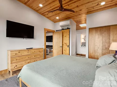 Bedroom - 511 Emerald Mine Rd, Spruce Pine, NC 28777 photo 2 of 2