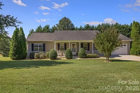 1254 Heritage Farm Rd, Hickory, NC 28601