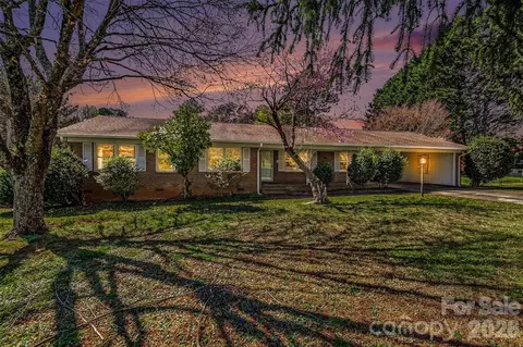 1388 Smith Farm Rd, Lincolnton, NC 28092