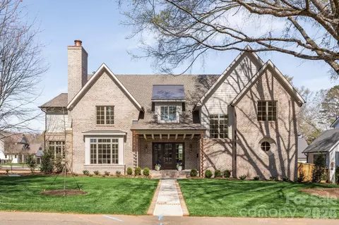 221 N Canterbury Rd, Charlotte, NC 28211