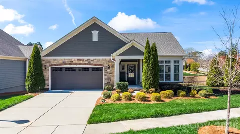 8020 Parknoll Dr, Huntersville, NC 28078