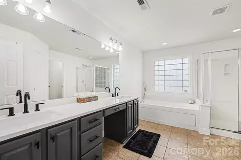 Bath - 4111 Harmattan Dr, Denver, NC 28037 photo 3 of 5