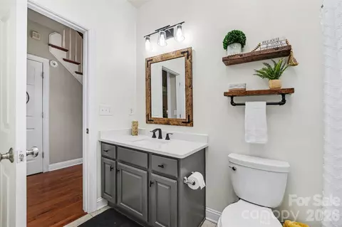 Bath - 4111 Harmattan Dr, Denver, NC 28037 photo 2 of 5