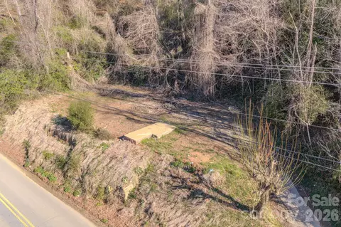 16 Governors View Rd, Asheville, NC 28805