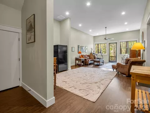 Entry Way - 16 Panther Gap Rd, Black Mountain, NC 28711 photo 4 of 4