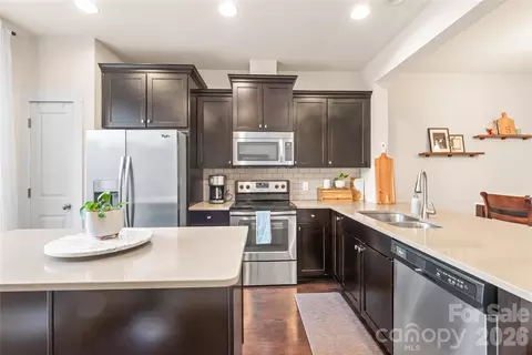 3217 Bending Birch Pl, Charlotte, NC 28206