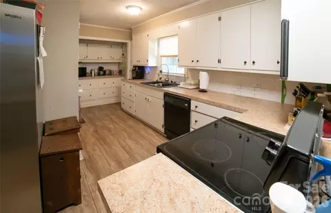 Kitchen - 324 Golf Course Rd, Morganton, NC 28655 photo 1 of 1