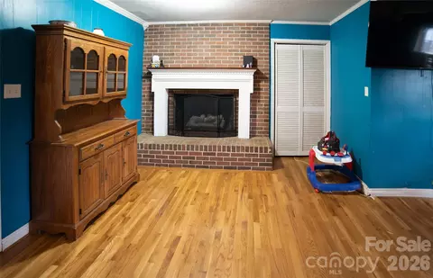 Living - 324 Golf Course Rd, Morganton, NC 28655 photo 2 of 2