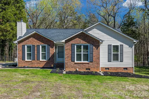 2016 Forest Creek Dr, Rock Hill, SC 29730