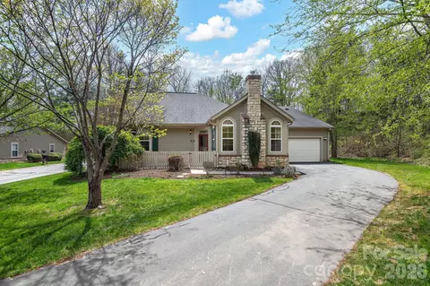 45 Craggy Vista Dr, Swannanoa, NC 28778