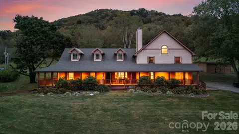 97 Circle E Ranch Rd, Burnsville, NC 28714