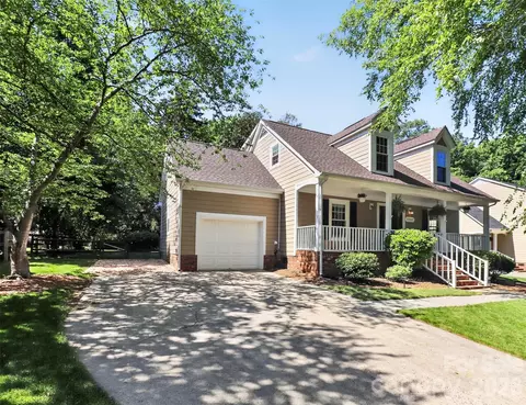 4007 Meadowridge Dr, Charlotte, NC 28226