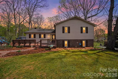 608 Hoyle St, Lincolnton, NC 28092