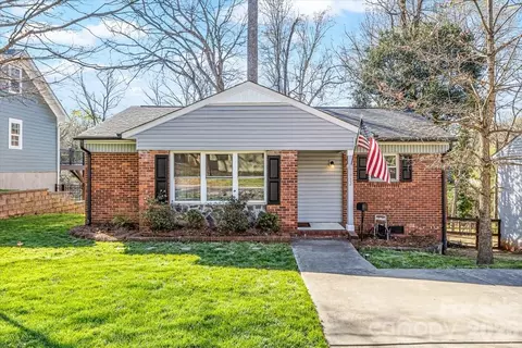 4922 Valley Stream Rd, Charlotte, NC 28209