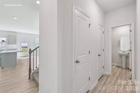 Entry Way - 583 Dazzle Loop, Newton, NC 28658 photo 3 of 5