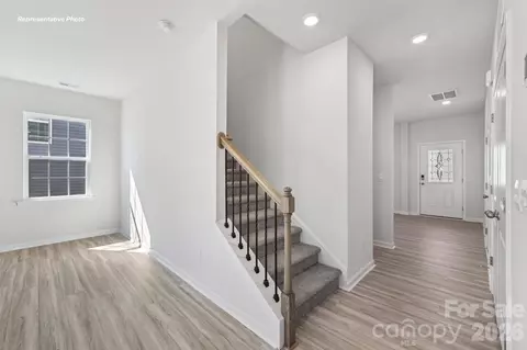 Entry Way - 583 Dazzle Loop, Newton, NC 28658 photo 2 of 5