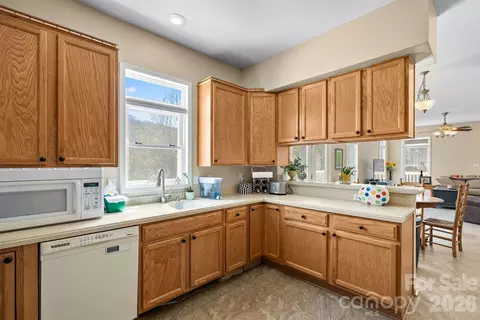 Kitchen - 267 Eagles Trce, Canton, NC 28716 photo 2 of 3