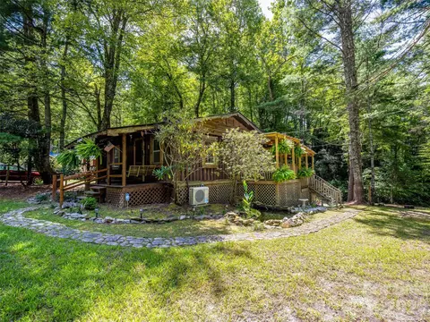 685 Shumont Rd, Black Mountain, NC 28711