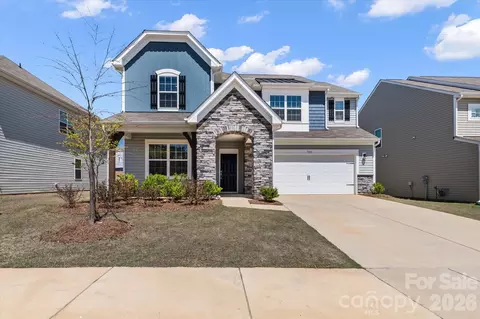 7418 Echoing Hills Ln, Maiden, NC 28650