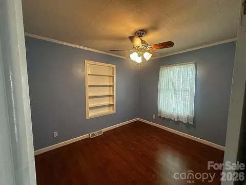 Bedroom - 34 Sunset Dr, Brevard, NC 28712 photo 3 of 7