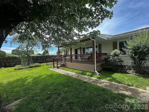 Exterior - 34 Sunset Dr, Brevard, NC 28712 photo 6 of 12