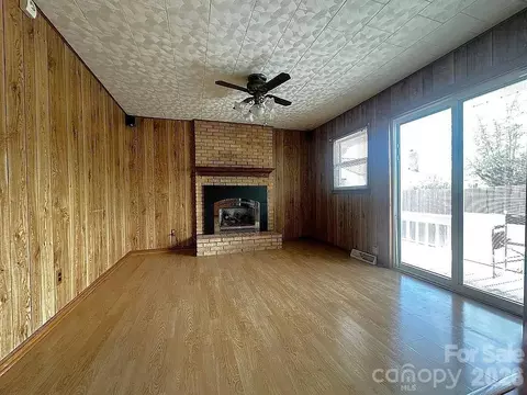 Living - 34 Sunset Dr, Brevard, NC 28712 photo 5 of 6