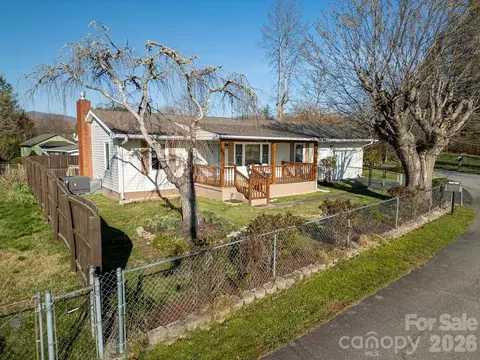 Exterior - 34 Sunset Dr, Brevard, NC 28712 photo 2 of 12