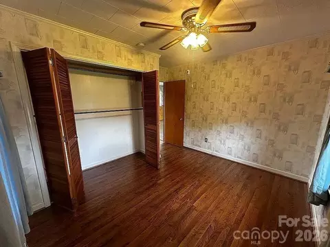 Bedroom - 34 Sunset Dr, Brevard, NC 28712 photo 2 of 7