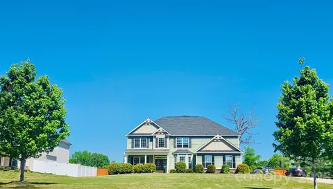 2609 Lakefront Dr, Belmont, NC 28012
