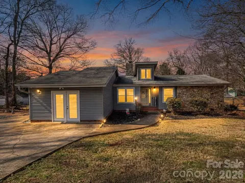 3005 Irish St, Newton, NC 28658